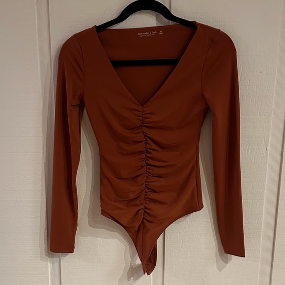 Abercrombie Soft A&F Burnt Orange Ruched Bodysuit Size XS - Picture 2 of 5